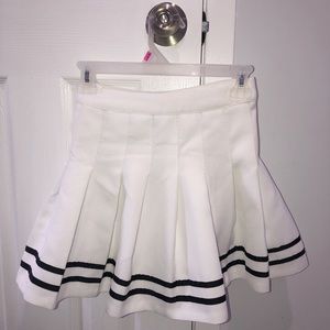 Trendy pleated skirt S